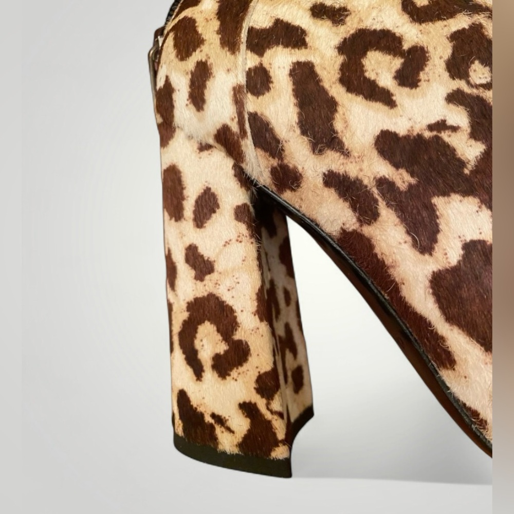 NEW CHARLES DAVID Snow Leopard Calf Hair Pointed Toe Ankle Bootie Size 6.5 NWOB - Picture 10 of 14